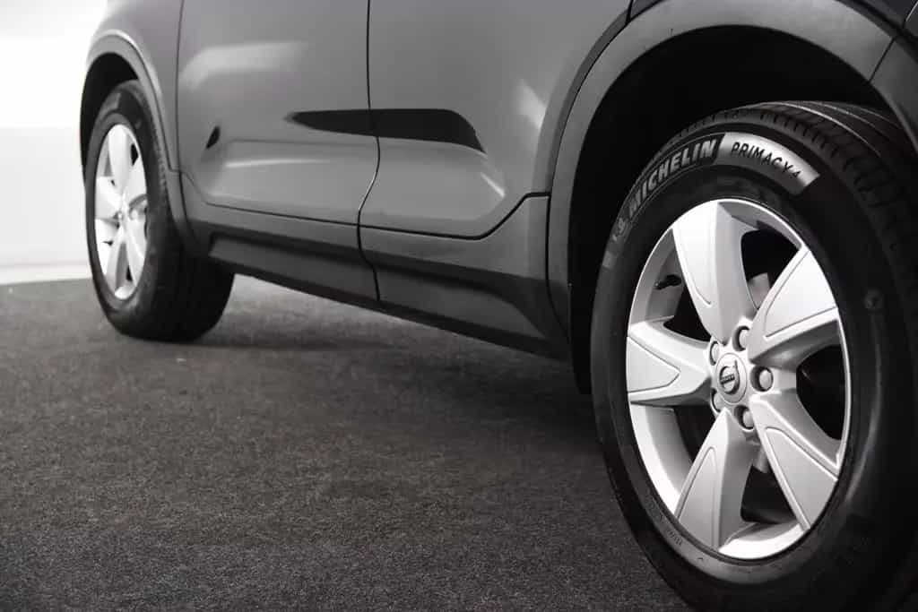 Volvo XC40 T2 Momentum *1.Hand*Navi*Park ass.* 02/2021-photo-30