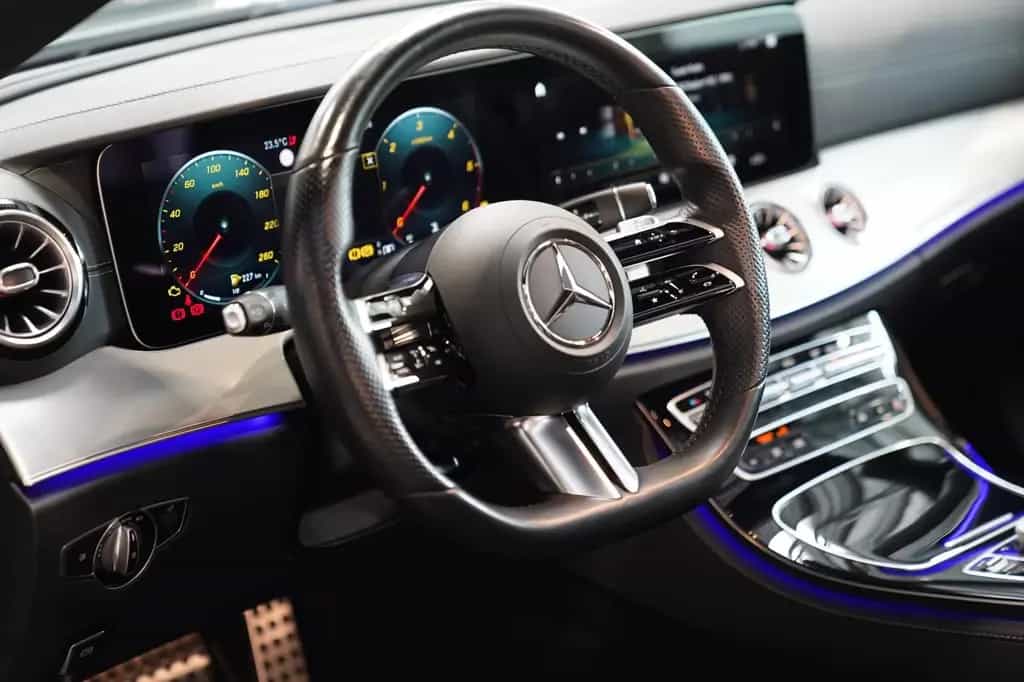 Mercedes-Benz E 220 d Cabrio AMG Line MAGIC VISION AHK AIRSCAR 03/2021-photo-16