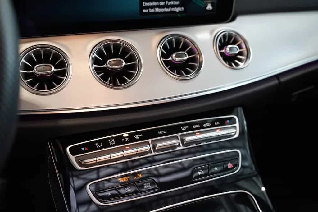 Mercedes-Benz E 220 d Cabrio AMG Line MAGIC VISION AHK AIRSCAR 03/2021-photo-21