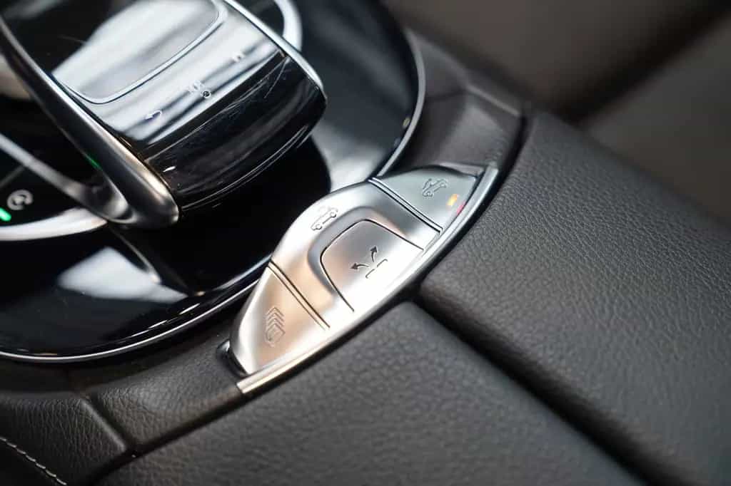 Mercedes-Benz E 220 d Cabrio AMG Line MAGIC VISION AHK AIRSCAR 03/2021-photo-23