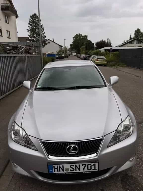 Lexus IS 220 02/2009-photo-0