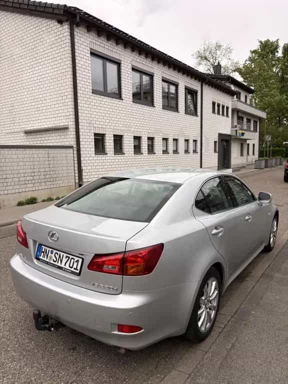 Lexus IS 220 02/2009-photo-3