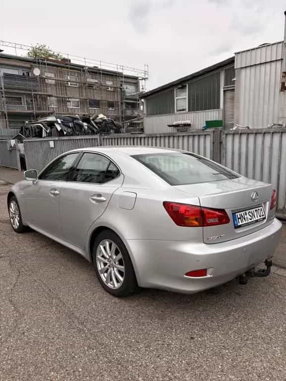 Lexus IS 220 02/2009-photo-4