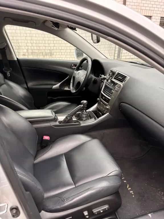 Lexus IS 220 02/2009-photo-8