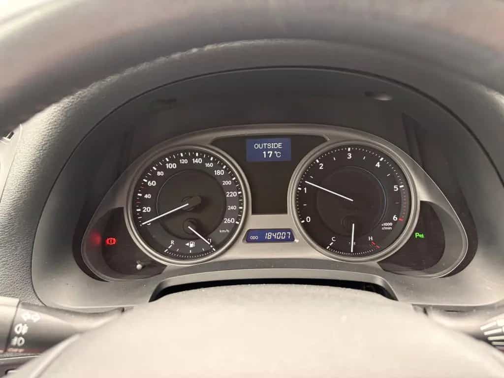 Lexus IS 220 02/2009-photo-9