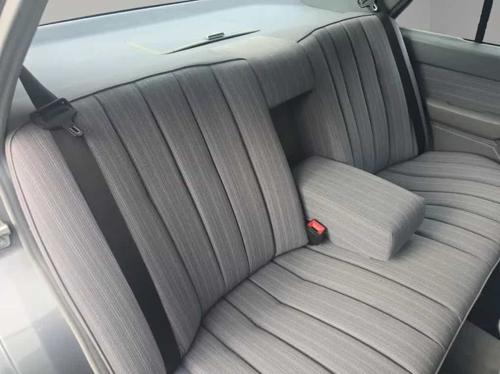 Mercedes-Benz E 200 Automatik H Zulassung Nur 9 Tsd KM 1 A Zustand 04/1988-photo-16