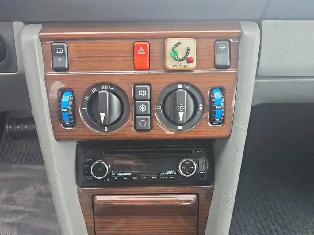Mercedes-Benz E 200 Automatik H Zulassung Nur 9 Tsd KM 1 A Zustand 04/1988-photo-23