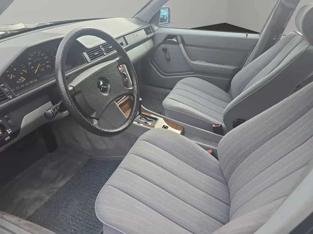 Mercedes-Benz E 200 Automatik H Zulassung Nur 9 Tsd KM 1 A Zustand 04/1988-photo-8