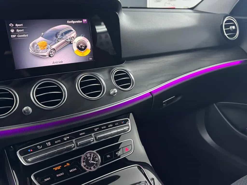 Mercedes-Benz E 200 E Klasse T-Modell 4Matic *Multibeam|RFK|AHK* 12/2017-photo-17
