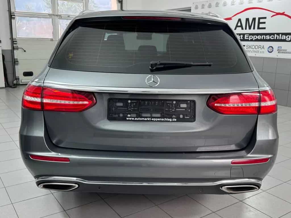 Mercedes-Benz E 200 E Klasse T-Modell 4Matic *Multibeam|RFK|AHK* 12/2017-photo-3