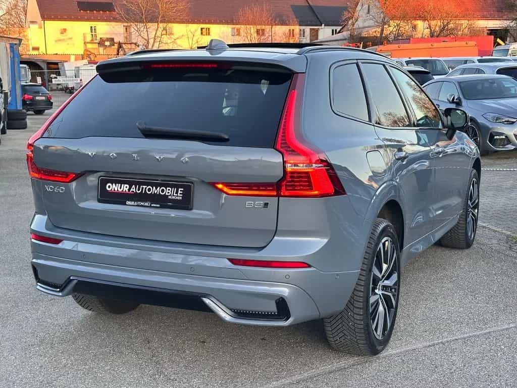 Volvo XC60 Ultimate Dark AWD Navi Leder HuD Pano B&W 10/2022-photo-3