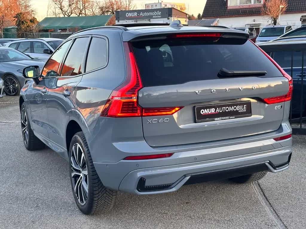 Volvo XC60 Ultimate Dark AWD Navi Leder HuD Pano B&W 10/2022-photo-5