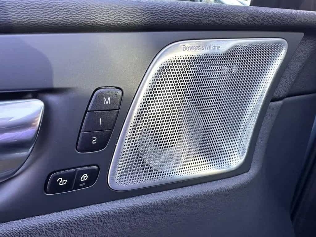 Volvo XC60 Ultimate Dark AWD Navi Leder HuD Pano B&W 10/2022-photo-7