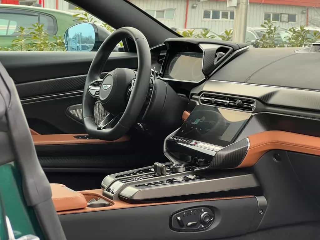 Aston Martin Vanquish V12 Coupe || Carbon Package 02/2024-photo-10