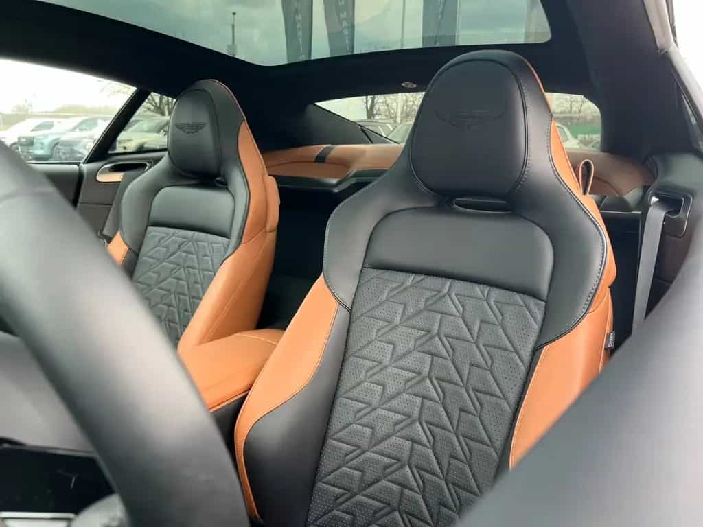 Aston Martin Vanquish V12 Coupe || Carbon Package 02/2024-photo-9