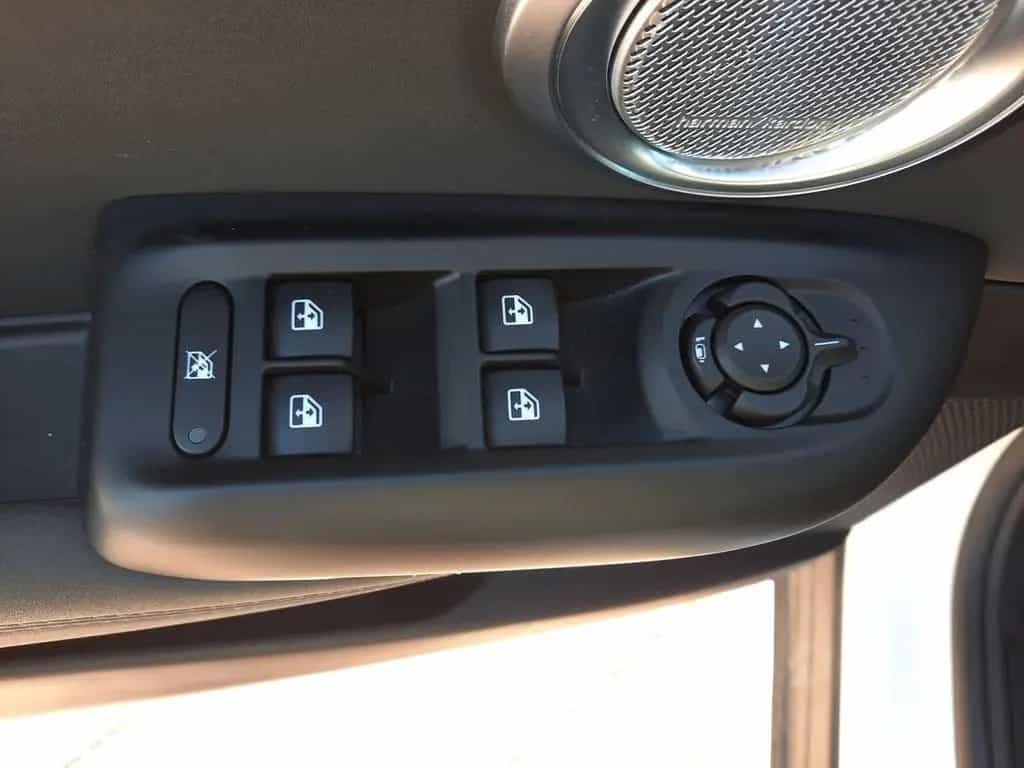 Alfa Romeo Tonale 1.5 Ti Navi Kamera ALU SHZ ACC Teilleder 03/2024-photo-10