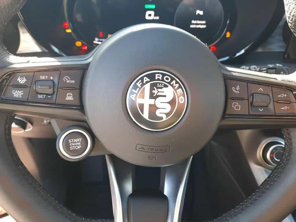 Alfa Romeo Tonale 1.5 Ti Navi Kamera ALU SHZ ACC Teilleder 03/2024-photo-15