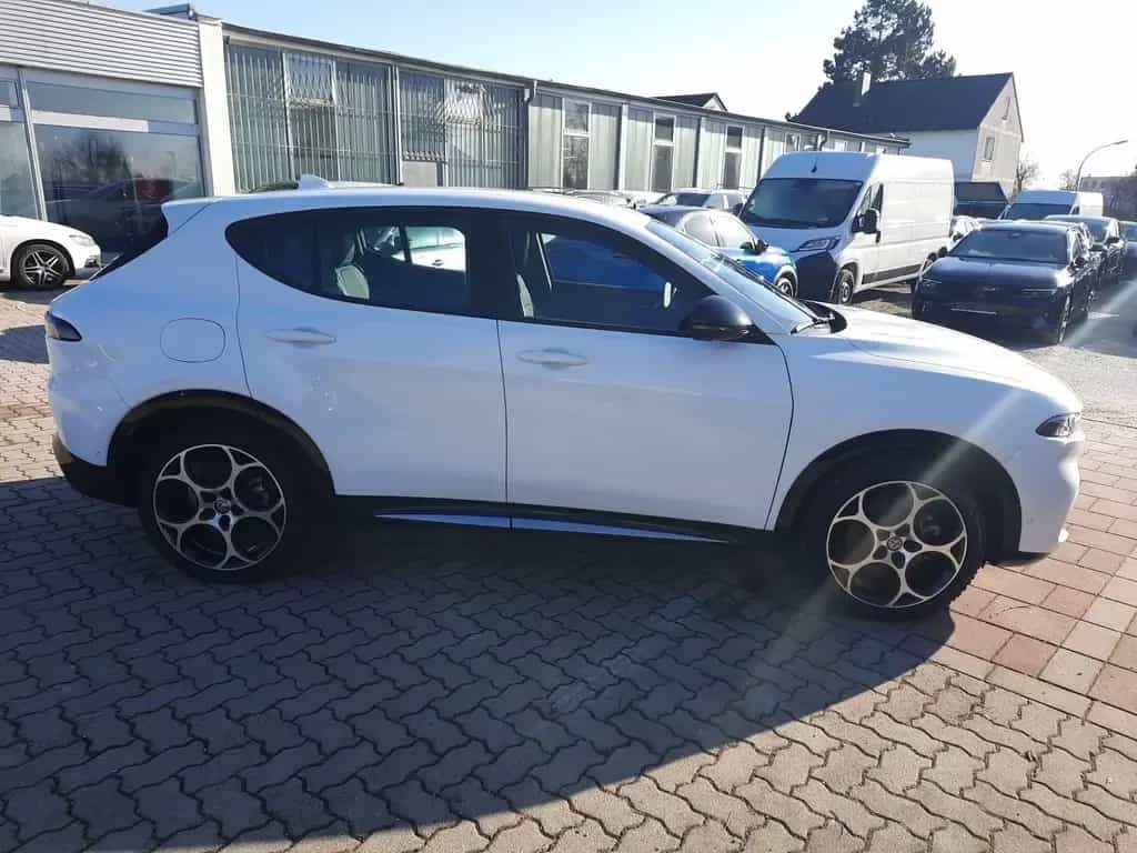 Alfa Romeo Tonale 1.5 Ti Navi Kamera ALU SHZ ACC Teilleder 03/2024-photo-3