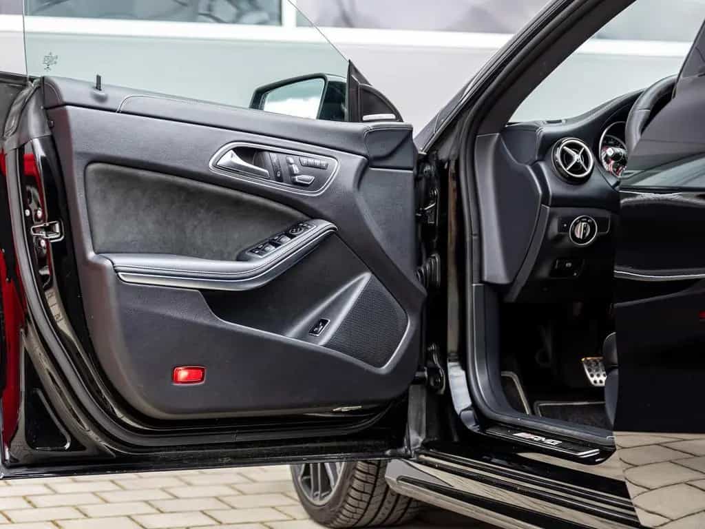 Mercedes-Benz CLA-Class 4Matic NIGHT/SCHALENS./PANO/H&K/KAM. 09/2018-photo-28