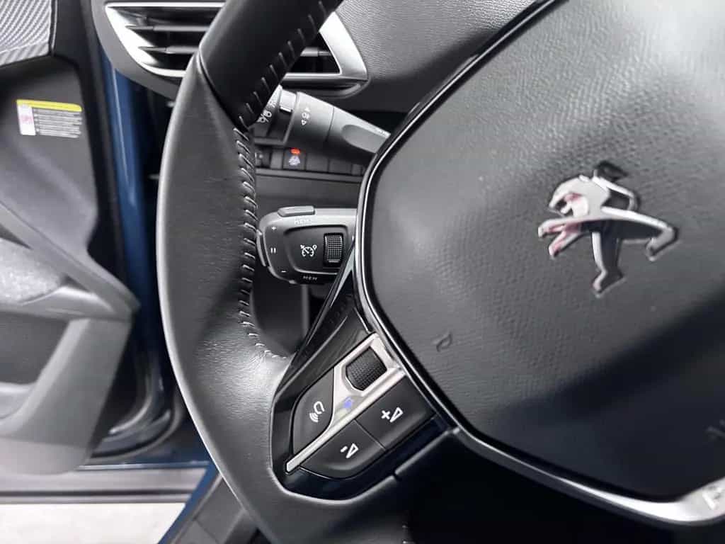 Peugeot 3008 ACTIVE PACK KLIMA+LED+KAMERA+DAB+ALU+1HD+TÜ 07/2023-photo-13