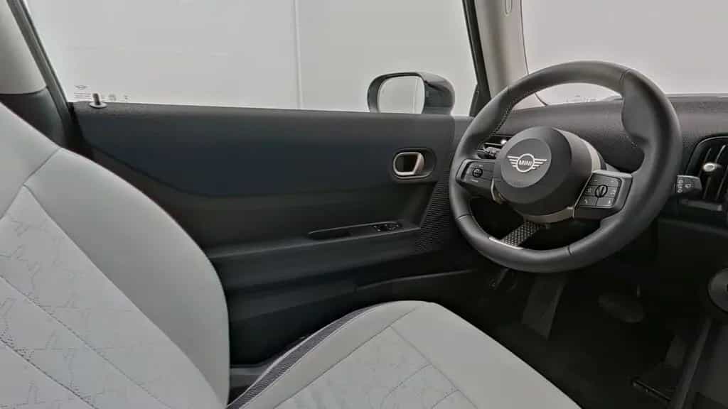 MINI Cooper C 12/2024-photo-10