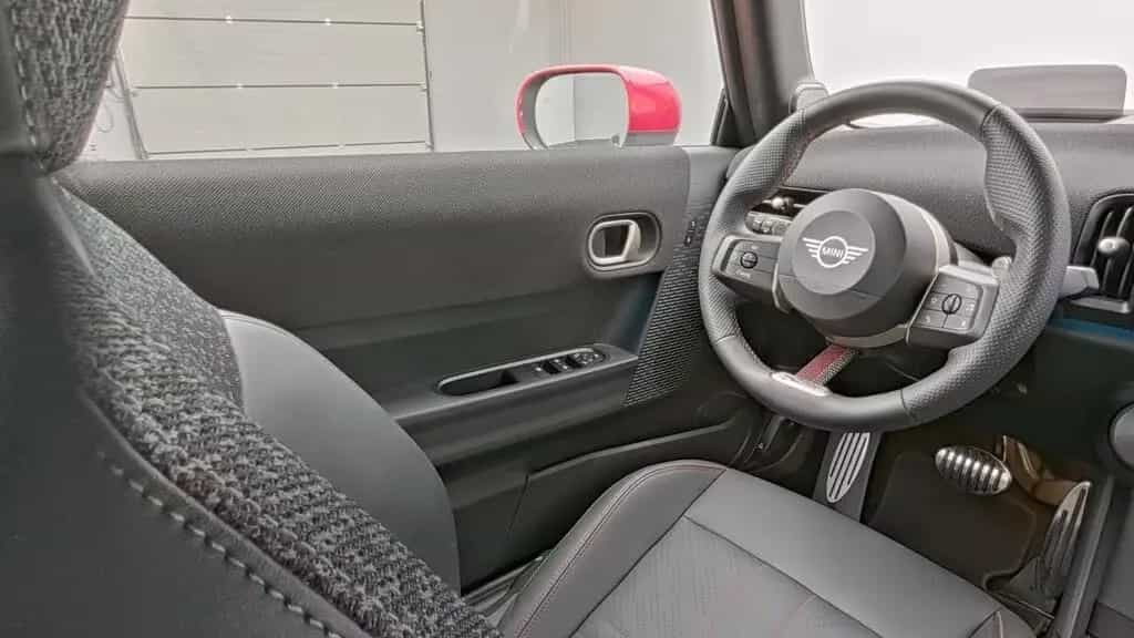 MINI John Cooper Works Cabrio 03/2025-photo-10