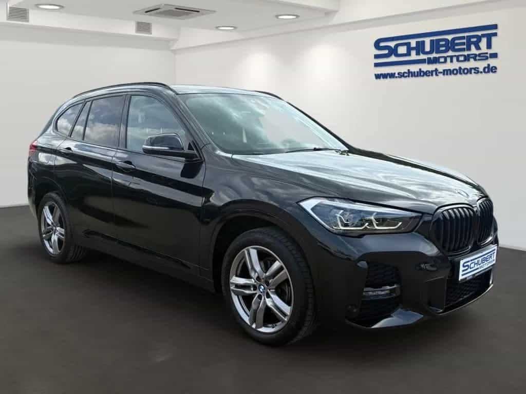BMW X1 sDrive18d AUTOMATIK M SPORT HUD LED SHZ AHK N 01/2021-photo-1