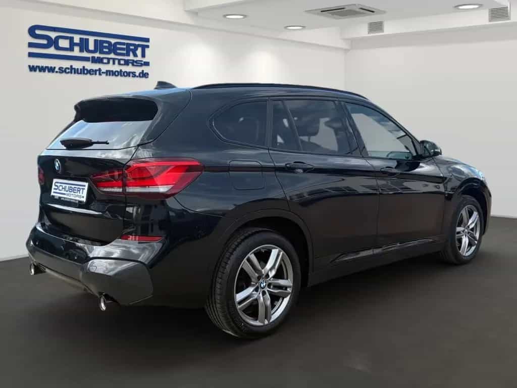 BMW X1 sDrive18d AUTOMATIK M SPORT HUD LED SHZ AHK N 01/2021-photo-2
