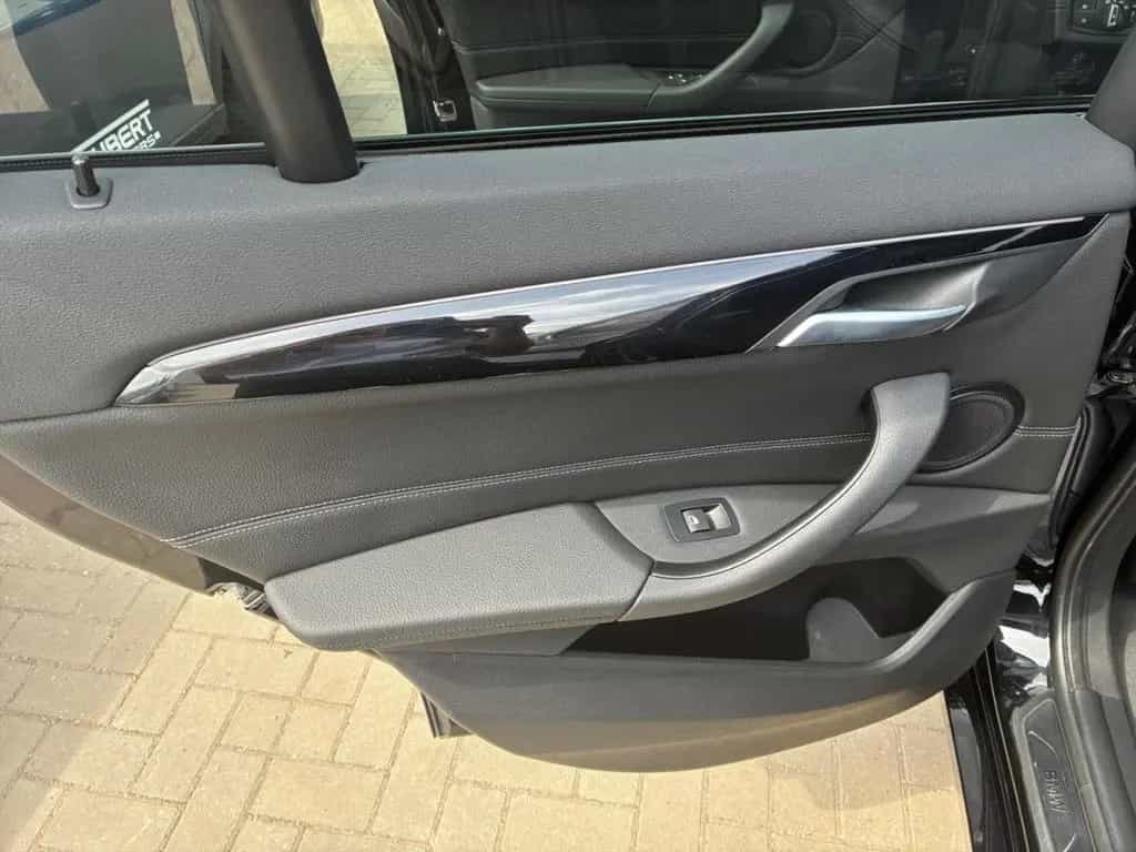 BMW X1 sDrive18d AUTOMATIK M SPORT HUD LED SHZ AHK N 01/2021-photo-21