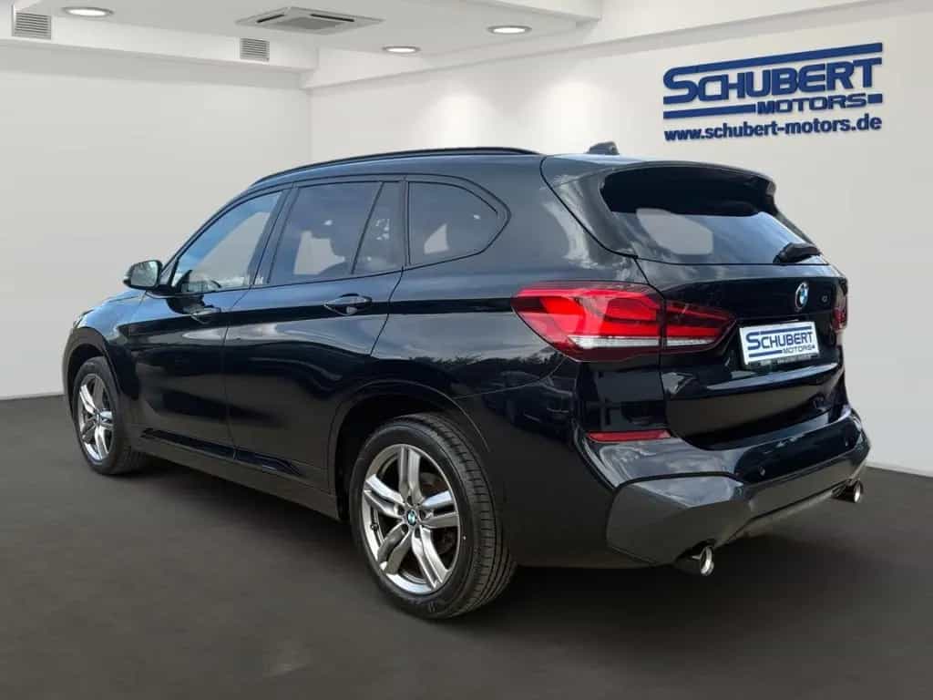 BMW X1 sDrive18d AUTOMATIK M SPORT HUD LED SHZ AHK N 01/2021-photo-3