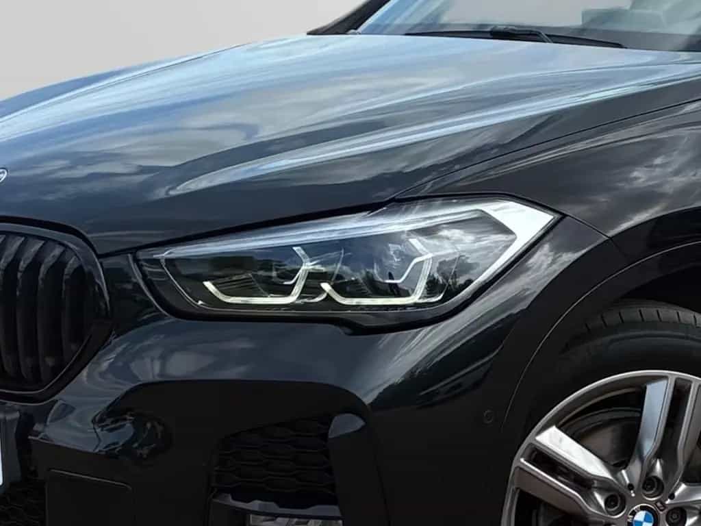 BMW X1 sDrive18d AUTOMATIK M SPORT HUD LED SHZ AHK N 01/2021-photo-4