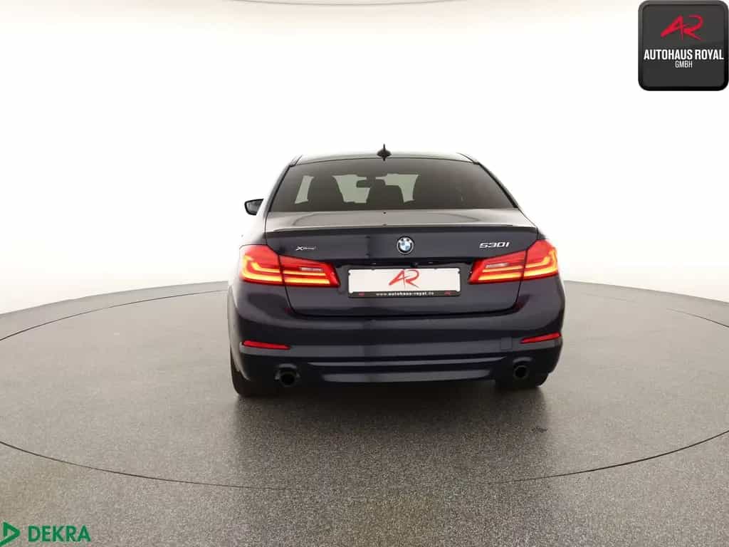 BMW 5 Series 530 i xDrive SPORT LINE SHADOW KEYLESS,HEADUP,SH 02/2019-photo-3
