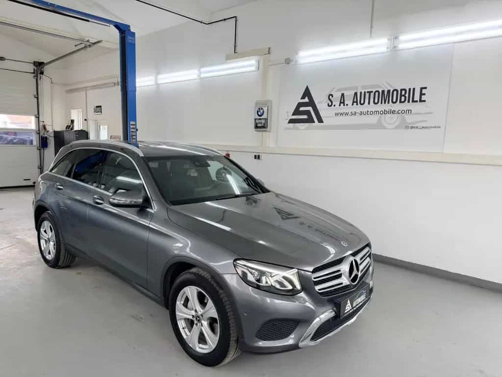 Mercedes-Benz GLC 220 d 4Matic*LED*AMG-Interieur*Alcantara* 10/2017-photo-1