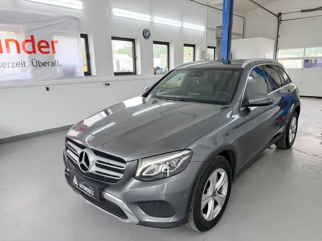 Mercedes-Benz GLC 220 d 4Matic*LED*AMG-Interieur*Alcantara* 10/2017-photo-3