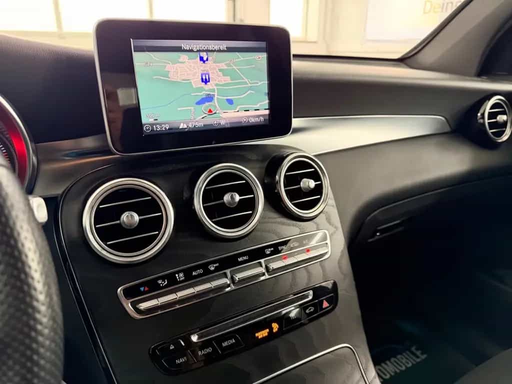 Mercedes-Benz GLC 220 d 4Matic*LED*AMG-Interieur*Alcantara* 10/2017-photo-32