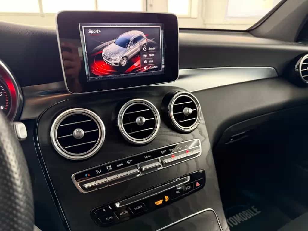 Mercedes-Benz GLC 220 d 4Matic*LED*AMG-Interieur*Alcantara* 10/2017-photo-33