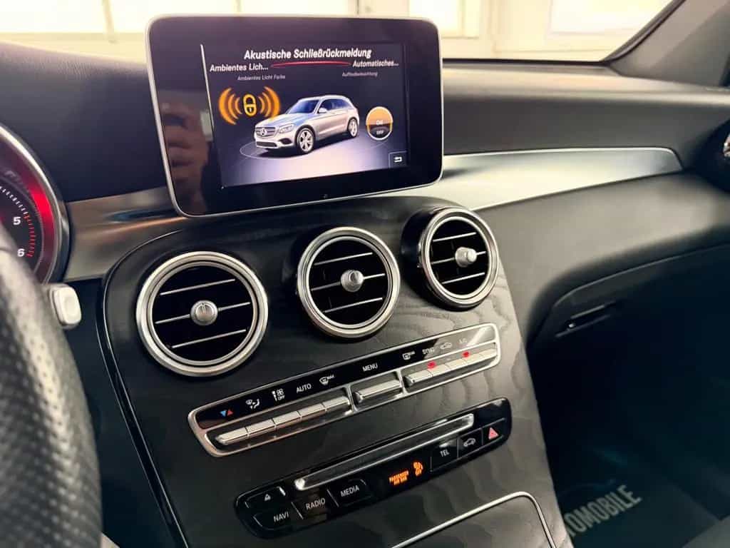 Mercedes-Benz GLC 220 d 4Matic*LED*AMG-Interieur*Alcantara* 10/2017-photo-34