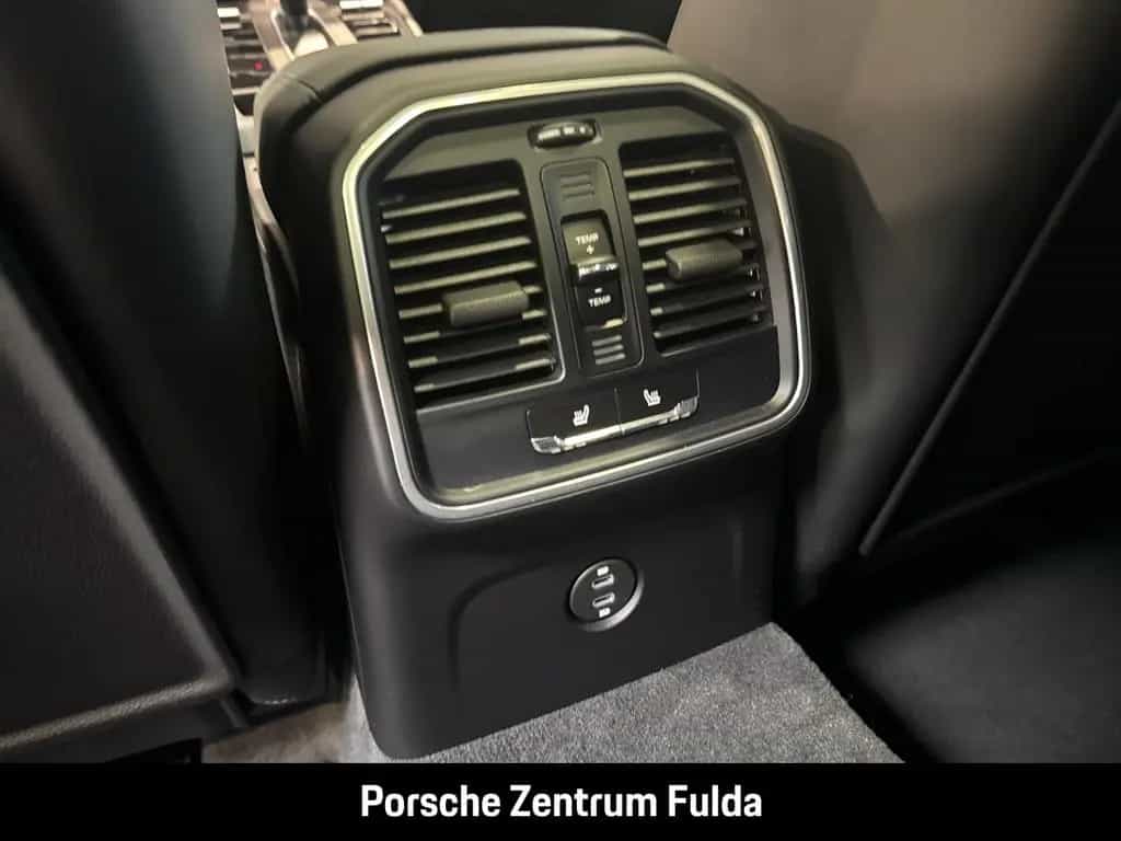 Porsche Macan T Sportabgasanlage Sitzbelüftung PASM BOSE 11/2022-photo-29