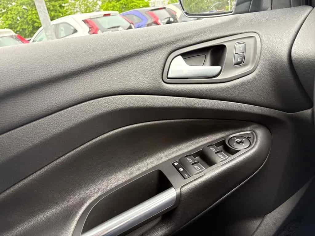 Ford Kuga 1.5 EcoB 4x4 Autom. ST-Line *Pano*AHK*CAM*S 04/2017-photo-18