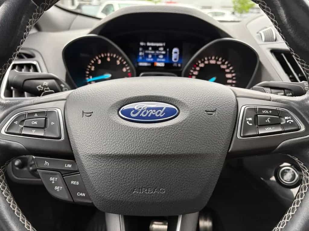 Ford Kuga 1.5 EcoB 4x4 Autom. ST-Line *Pano*AHK*CAM*S 04/2017-photo-9