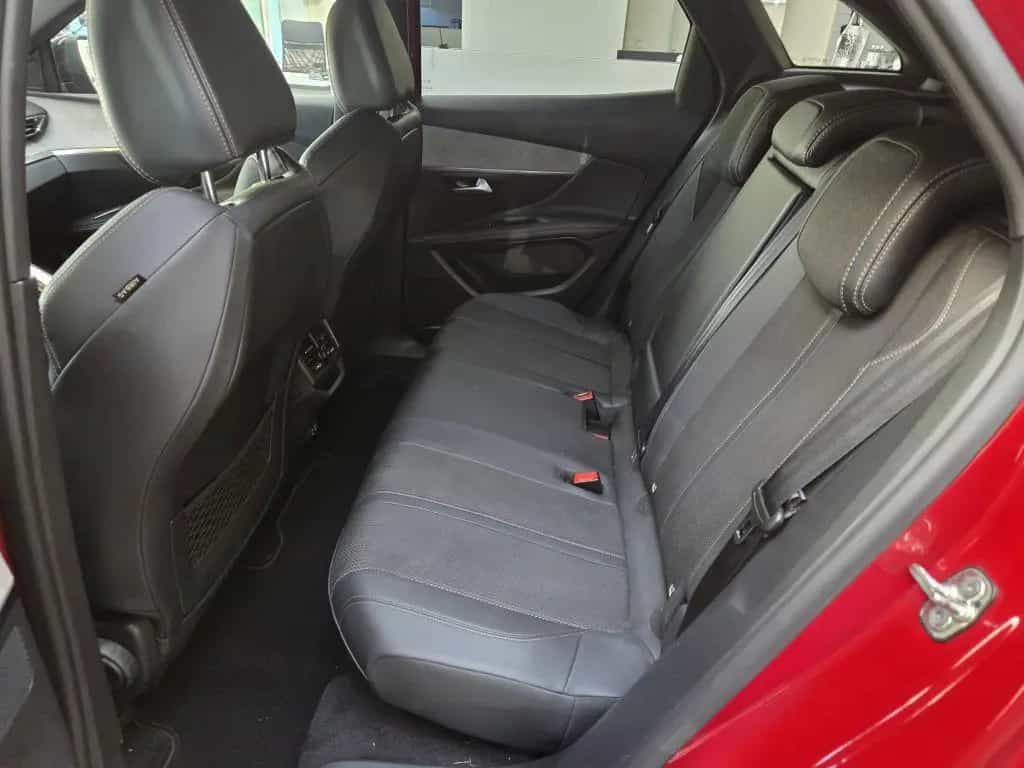 Peugeot 3008 GT 130 EAT8 Blacktone Sitzheizung 09/2023-photo-15
