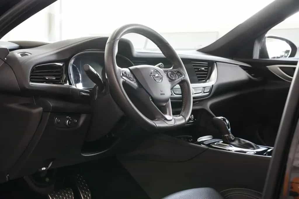 Opel Insignia B Sports Tourer GSi 4x4 *AUT*LED*KEYLEE 11/2020-photo-17