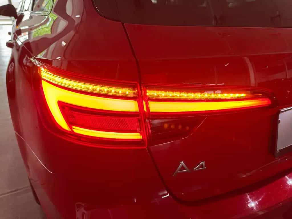 Audi A4 2.0 TFSI G-TRON 3X S-LINE BLACK EDITION VOLL 06/2018-photo-24