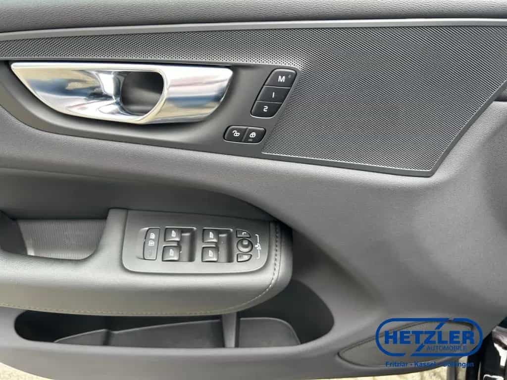 Volvo XC60 B4 PlusDark 2WD Digitales Cockpit Memory Si 03/2024-photo-14