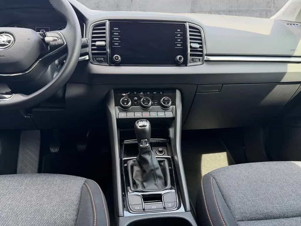 Skoda Karoq 1.0 TSI CLEVER 5JG+LED+APP+2xSHZ+GRA+DAB 08/2022-photo-10