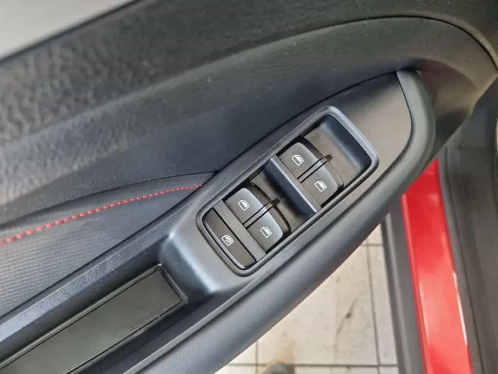 MG ZS Luxury Ganzjahresreifen Bluetooth Navi LED 03/2024-photo-9