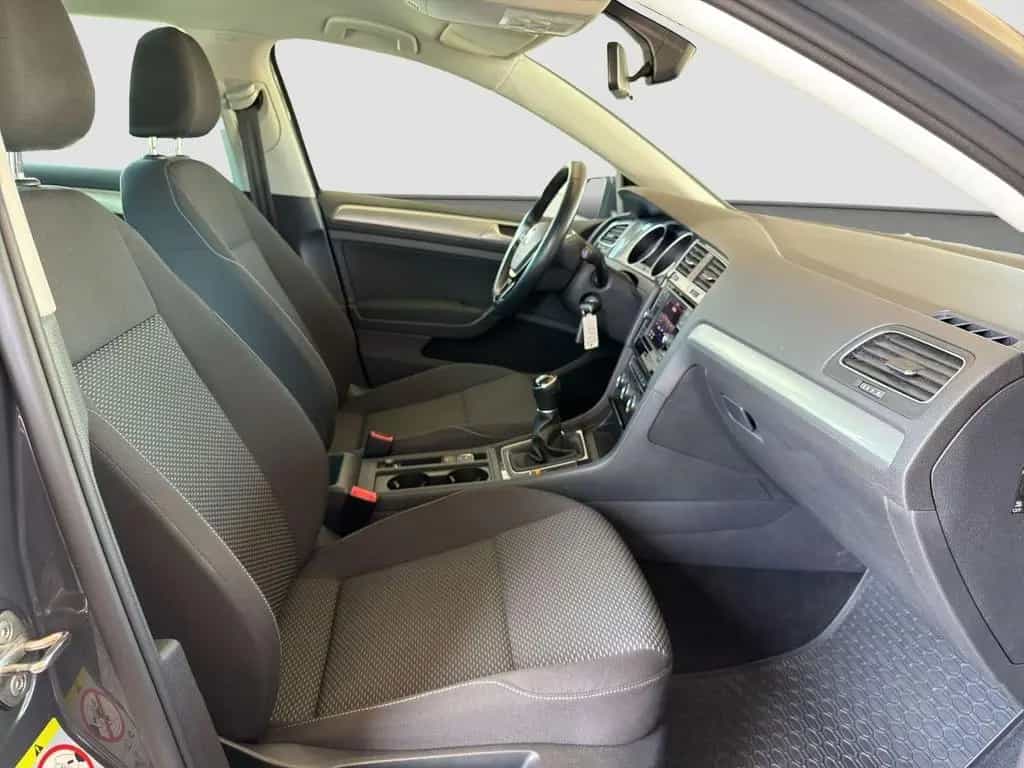 Volkswagen Golf Trendline Bluetooth Sitzheizung PDC v+h 03/2019-photo-11