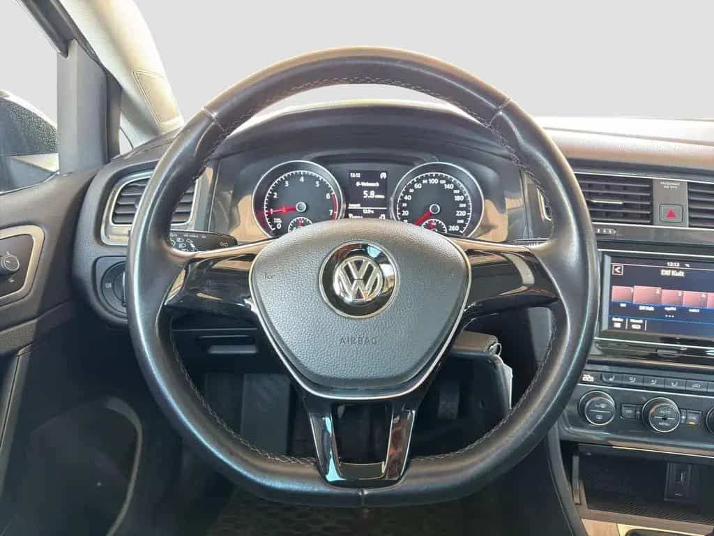 Volkswagen Golf Trendline Bluetooth Sitzheizung PDC v+h 03/2019-photo-15