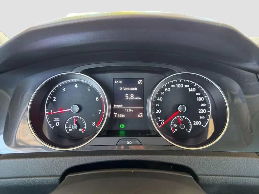 Volkswagen Golf Trendline Bluetooth Sitzheizung PDC v+h 03/2019-photo-17