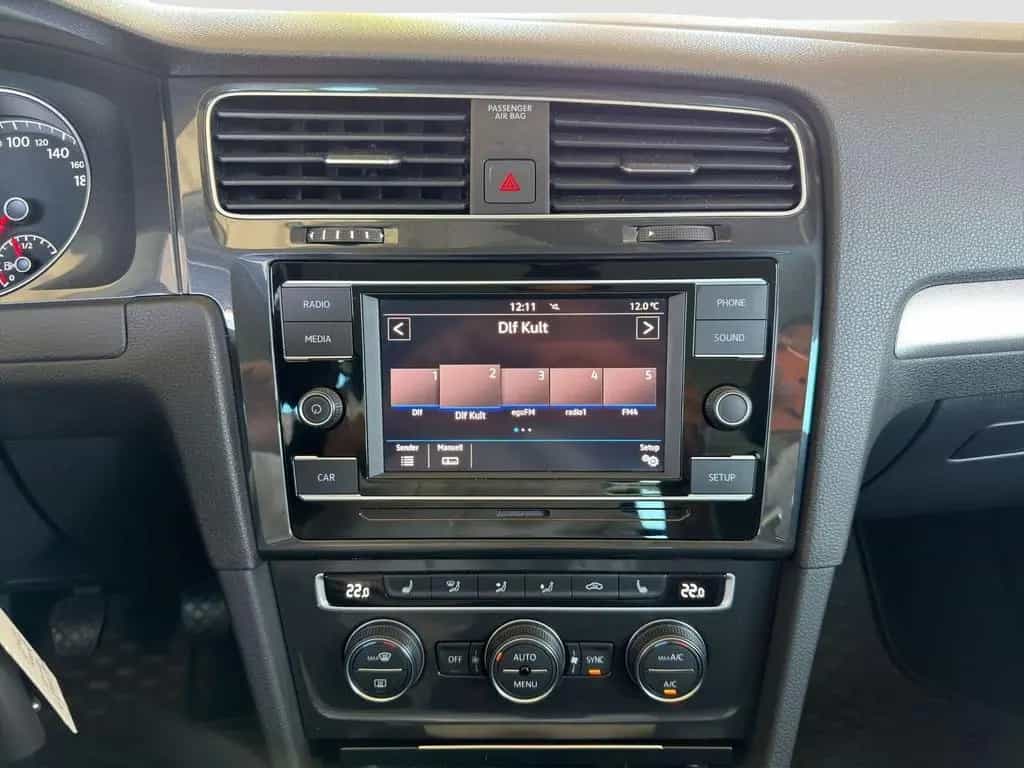 Volkswagen Golf Trendline Bluetooth Sitzheizung PDC v+h 03/2019-photo-18